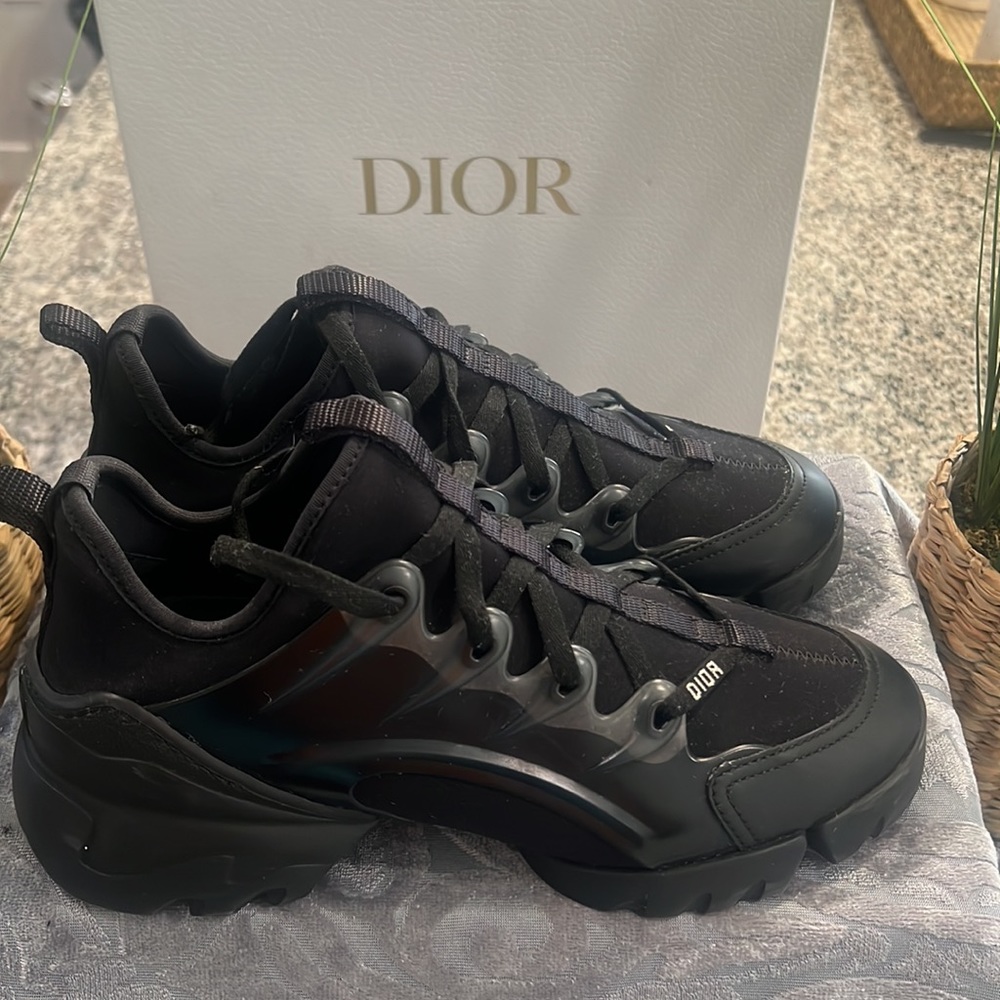 Dior D-CONNECT SNEAKER
Black Technical Fabric
Reference: KCK222NGG_S900 - Picture 2 of 10